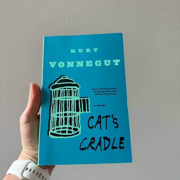 Cats Cradle Novel - Picture 1 of 2